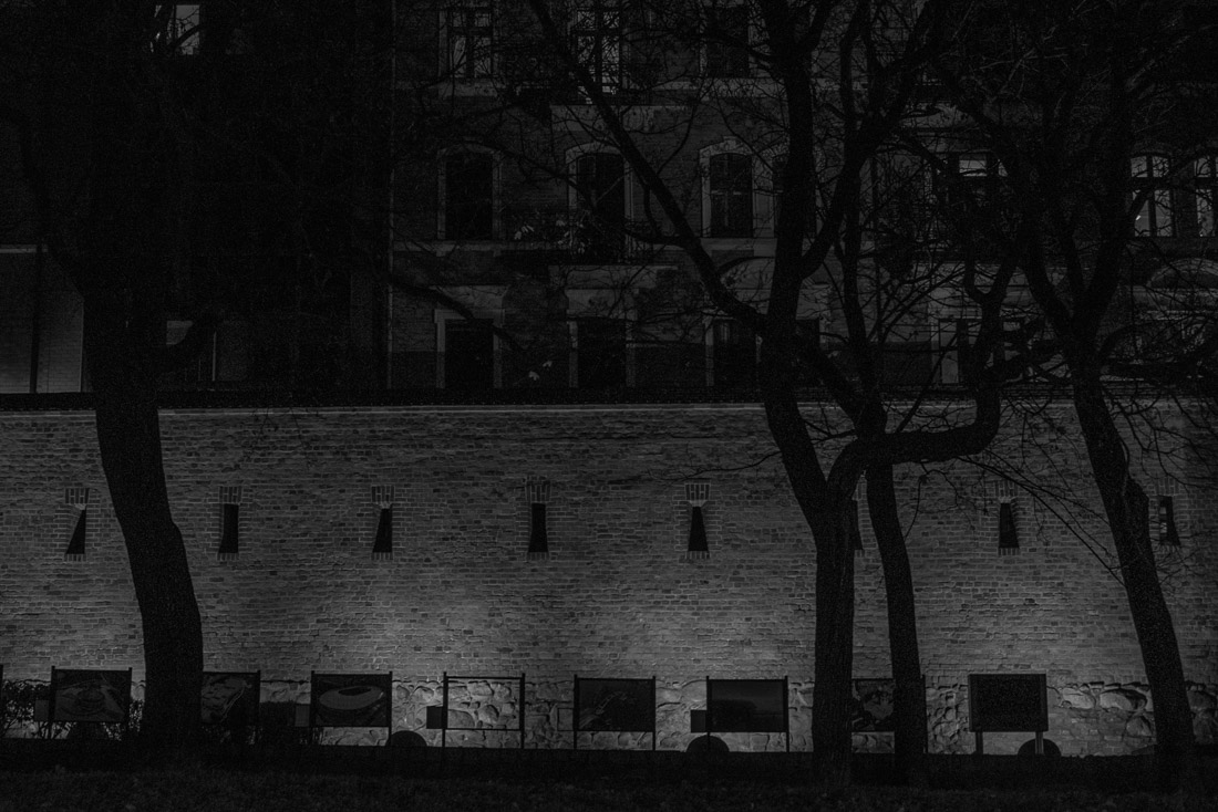 anna rusilko fotografia photography toruń jesień street photo czarno-białe balcka and white