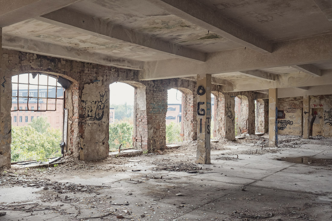 anna rusiłko fotografia photography opuszczona przędzalnia abandoned spinning graffiti urbex