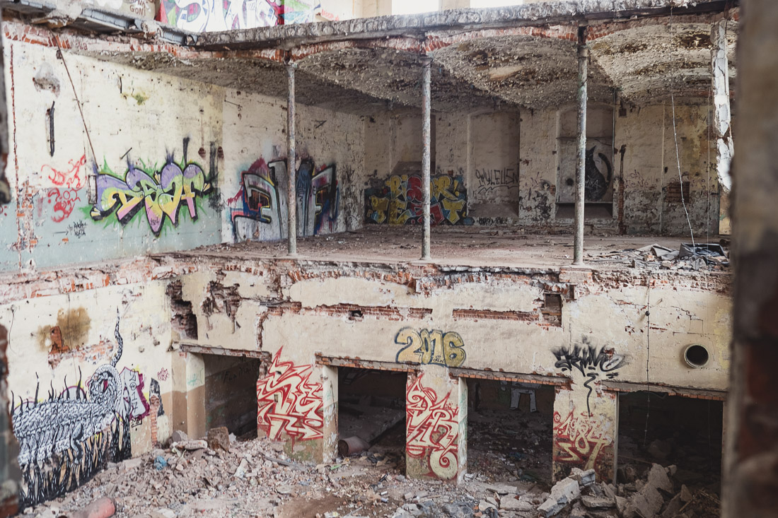 anna rusiłko fotografia photography opuszczona przędzalnia abandoned spinning graffiti urbex