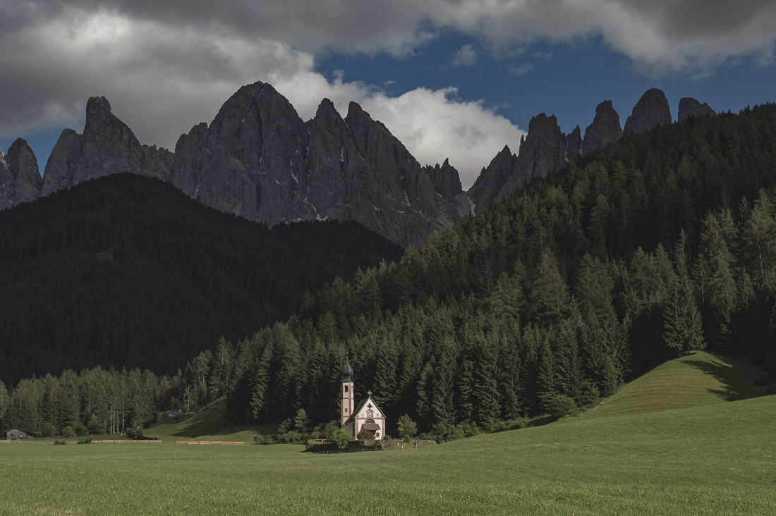 anna rusiłko fotografia photography santa magdalena włochy italy church kościół góry mountains alpy alps dolomity dolomites
